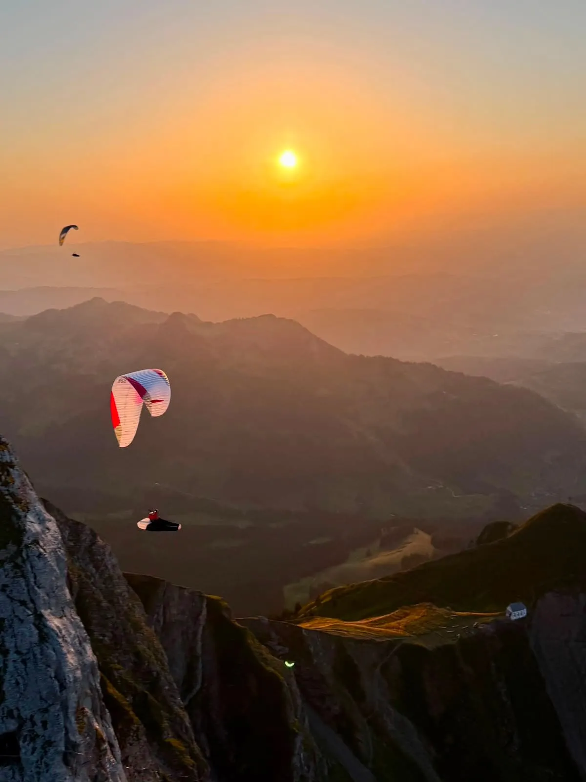 Pilatusflug mit partieller Sonnenfinsternis